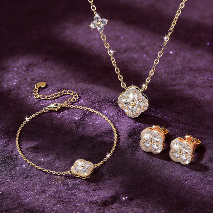 Celestique Moissanite Clover Bracelet