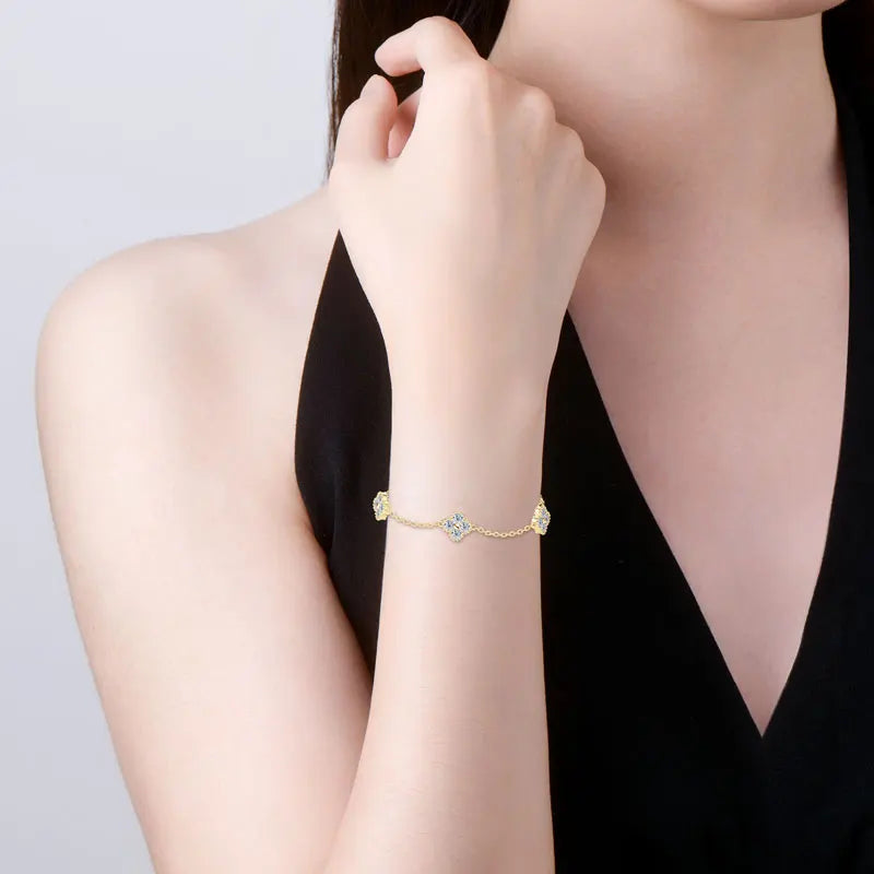 Élanor Jewels Moissanite Clover Bracelet