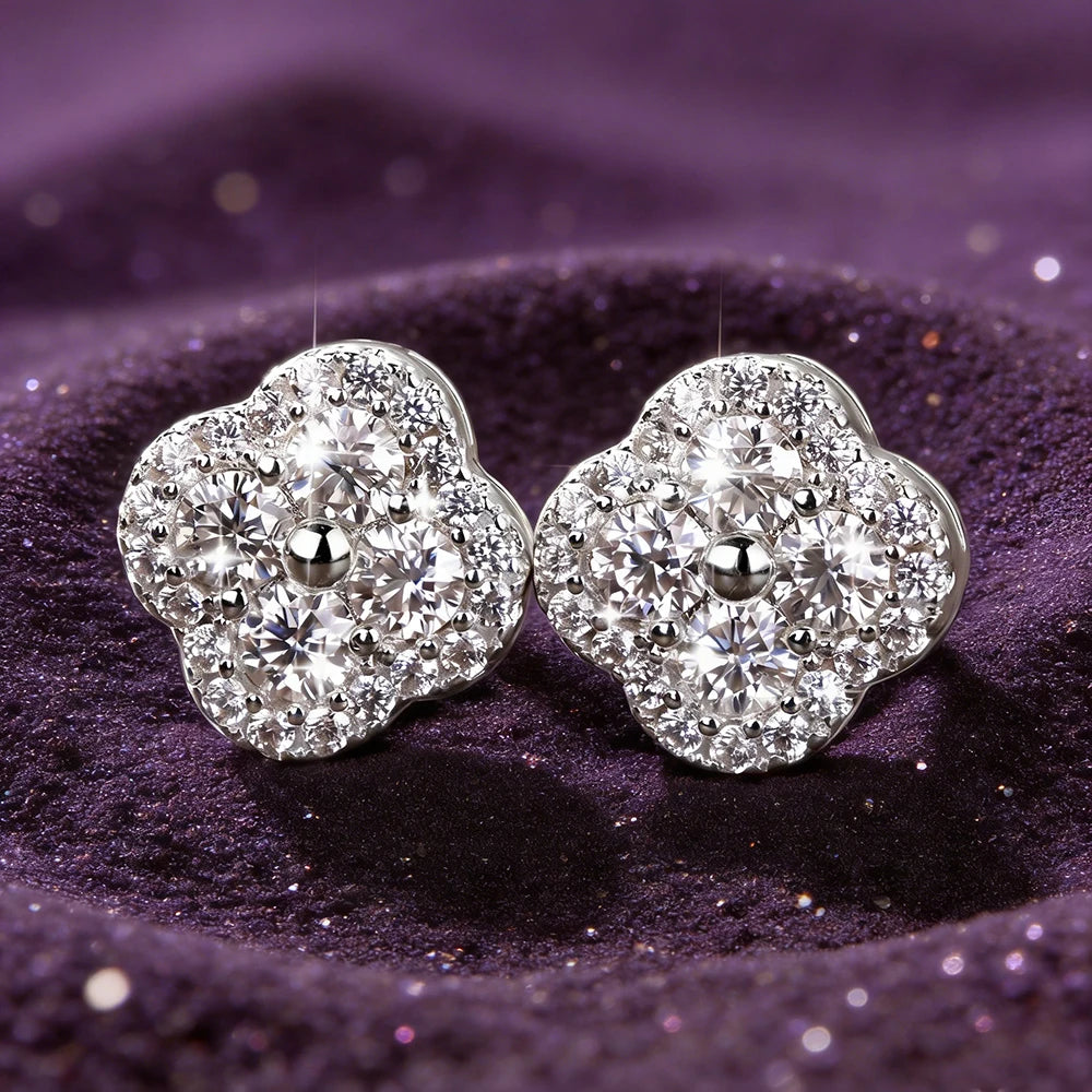 Celestique Moissanite Clover Bracelet