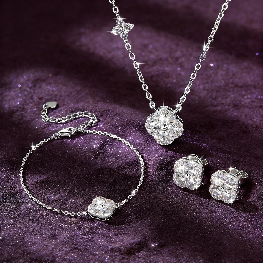 Celestique Moissanite Clover Bracelet