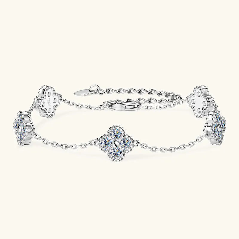 Élanor Jewels Moissanite Clover Bracelet